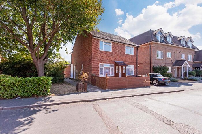 2 Bedroom Maisonette For Sale In North Town Road, Maidenhead, SL6