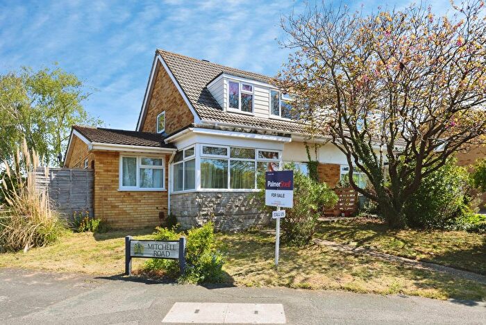 4 Bedroom Semi-detached House For Sale In Scarf Road, Poole, BH17