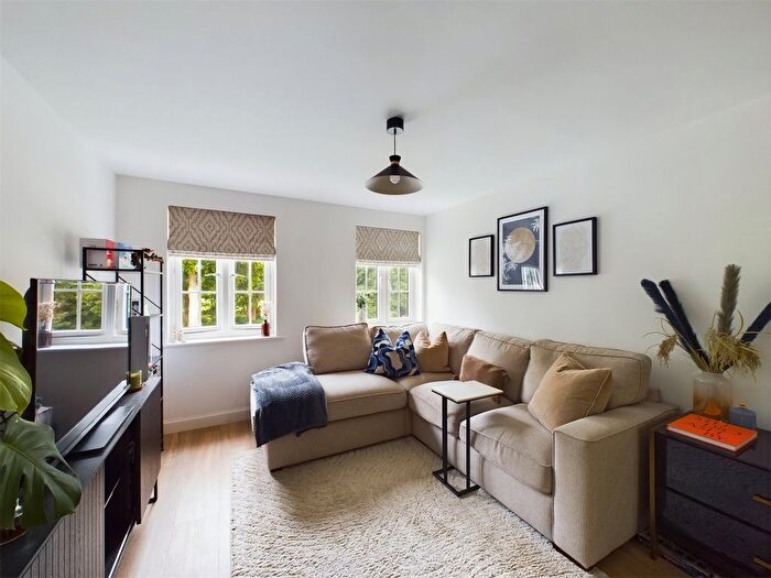 1 Bedroom Flat For Sale In Masterson Close, Wellesley, Aldershot, Hampshire, GU11