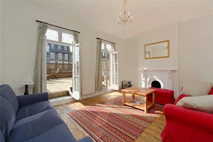 3 Bedroom Flat To Rent In Uxbridge Road, London, W12