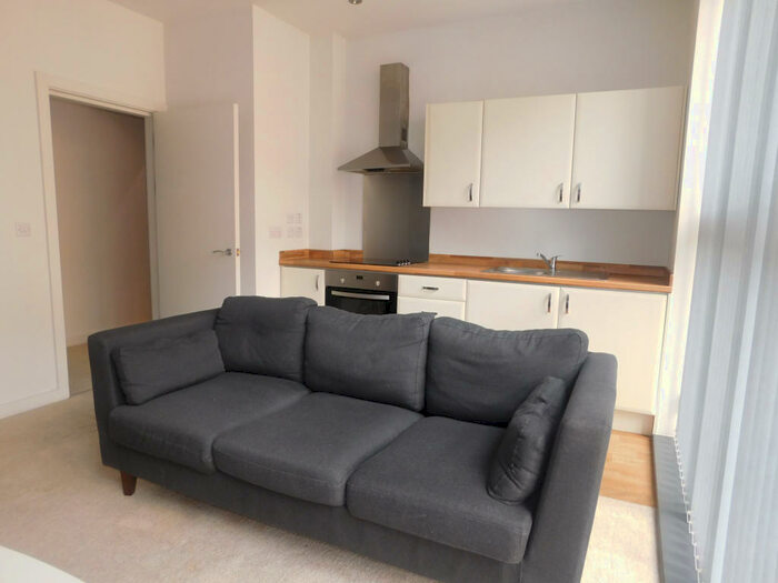 1 Bedroom Apartment To Rent In Mill Street, City Centre, Bradford, BD1