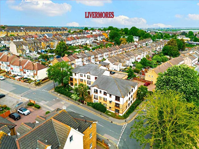2 Bedroom Apartment For Sale In Priory Road, Dartford, DA1