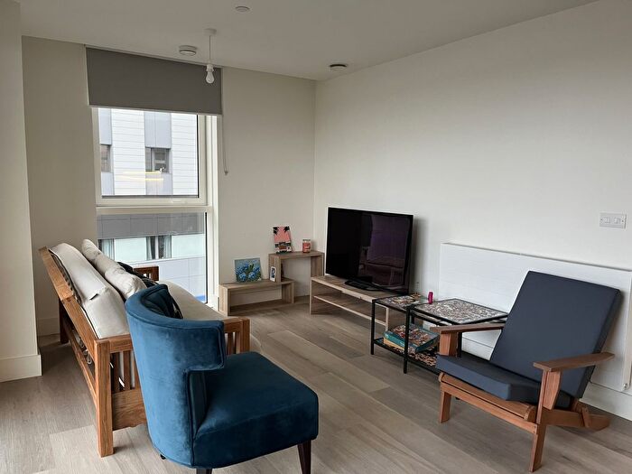 2 Bedroom Flat For Sale In Daneland Walk, London, N17