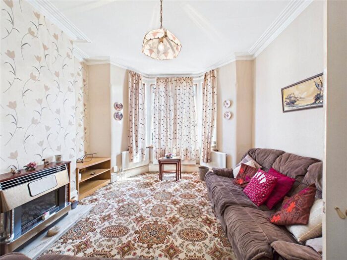 3 Bedroom Terraced House For Sale In Winchester Road, Bristol, BS4