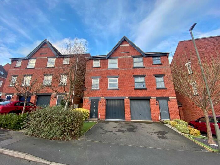 4 Bedroom House To Rent In Far Dales Road, Ilkeston, DE7