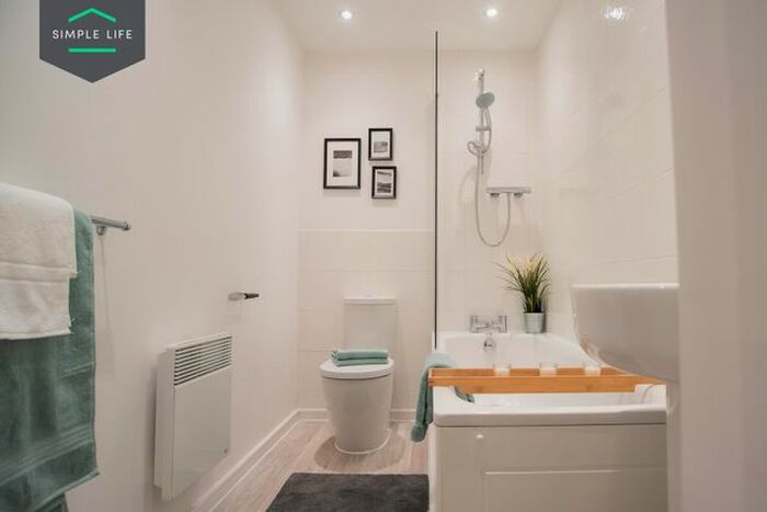 2 Bedroom Flat To Rent In Brookside Grange, Rochdale, OL16