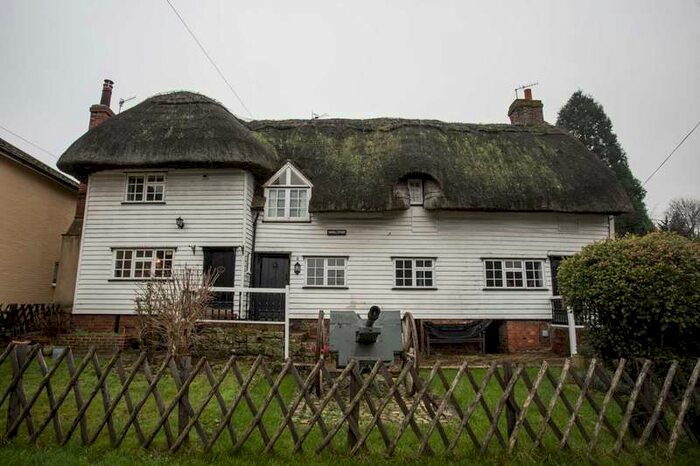 2 Bedroom End Of Terrace House To Rent In High Street, Yalding, ME18