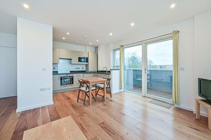 2 Bedroom Flat To Rent In Heath Parade, Colindale, London, NW9