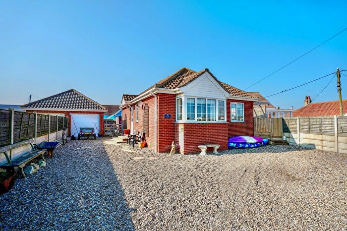 2 Bedroom Detached Bungalow For Sale In Helena Road, Walcott, NR12