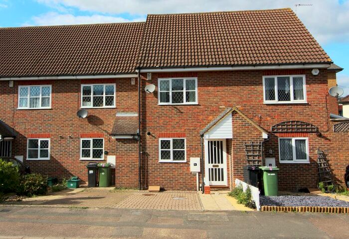 3 Bedroom End Of Terrace House To Rent In Hawthorne Place, Epsom, KT17