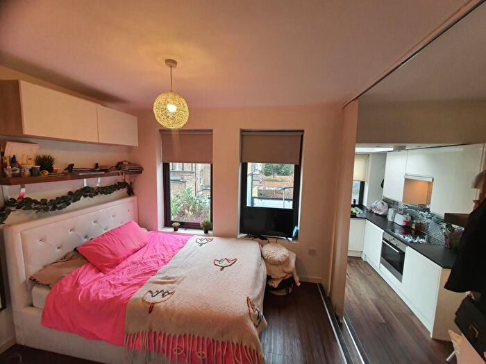 Studio To Rent In Hemstal Road, West Hampstead, NW6