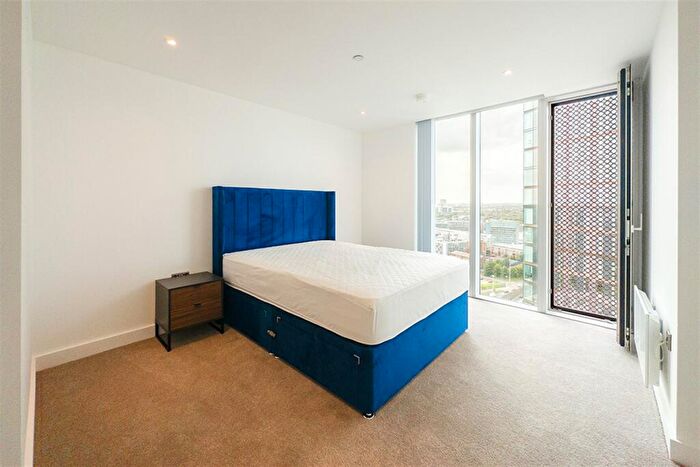 2 Bedroom Apartment To Rent In The Blade, M15
