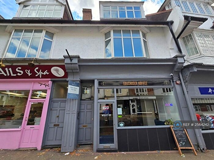2 Bedroom Flat To Rent In Brook House, Reigate, RH2