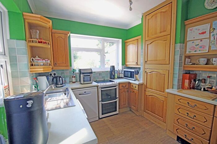 2 Bedroom Detached House For Sale In Princes Road, Ashford, TW15