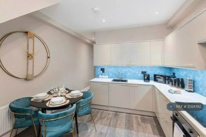 2 Bedroom Flat To Rent In Clifton Rise, New Cross - London, SE14