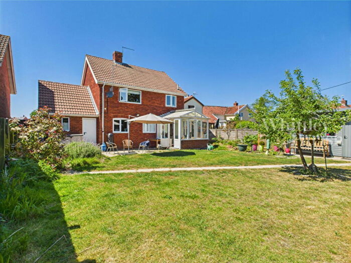 3 Bedroom Detached House For Sale In The Street, Yaxley, IP23