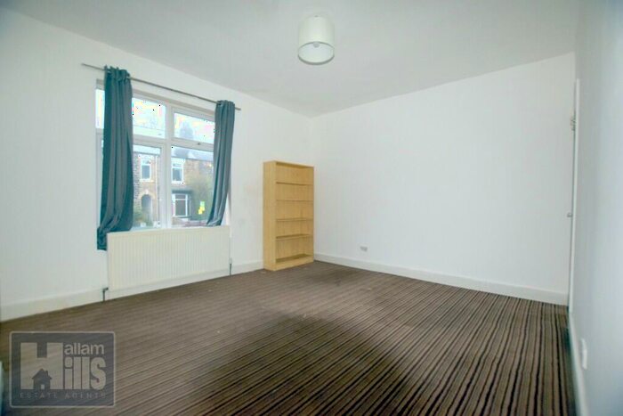 3 Bedroom Semi-Detached House To Rent In City Road, Sheffield, S2