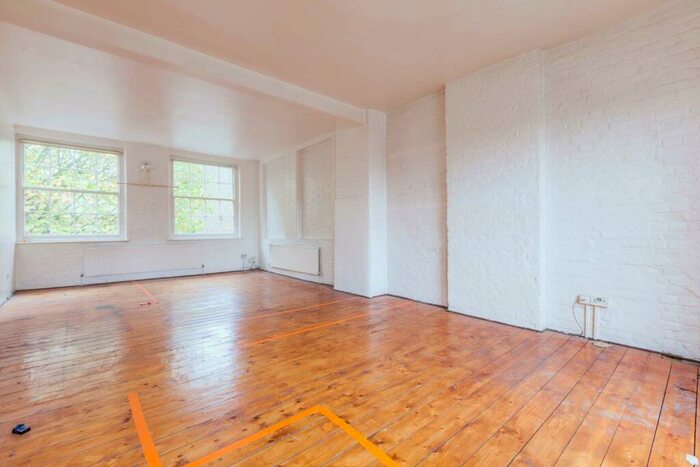 1 Bedroom Flat To Rent In Queensbridge Road, Hackney, London, E2