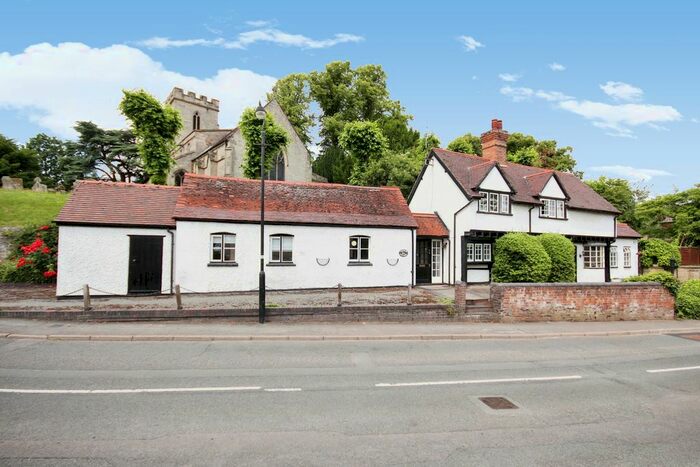 3 Bedroom Detached House For Sale In Church Hill, Bishops Tachbrook, Leamington Spa, Warwickshire, CV33