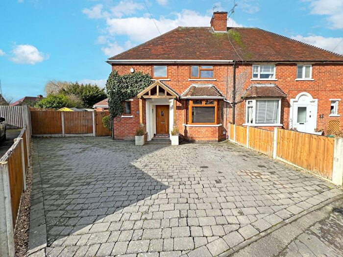 3 Bedroom Semi Detached House For Sale In Owston Drive, Wigston, Leicestershire, LE18