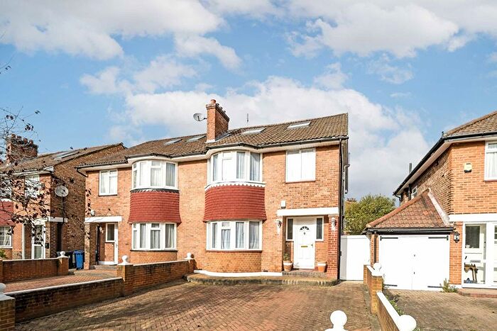 5 Bedroom Property For Sale In Vyner Road, Acton, W3