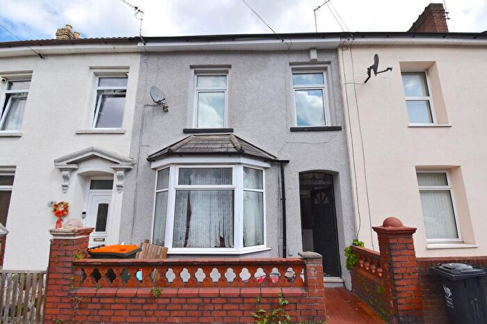 3 Bedroom Terraced House For Sale In Fairoak Avenue, Newport, NP19