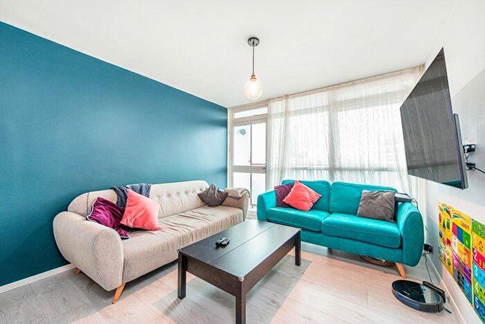 1 Bedroom Apartment For Sale In The Beckers, Rectory Road, N16
