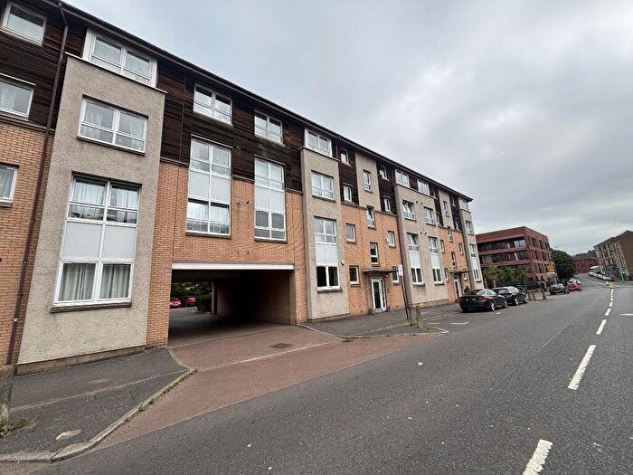 3 Bedroom Flat To Rent In Napiershall Street, West End, Glasgow, G20