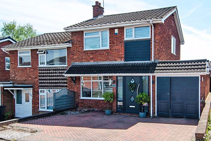 3 Bedroom Semi-Detached House For Sale In Alden Hurst, Burntwood, WS7