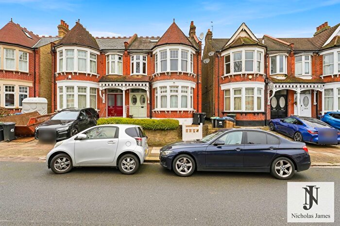 1 Bedroom Flat For Sale In Amberley Road, Palmers Green, N13