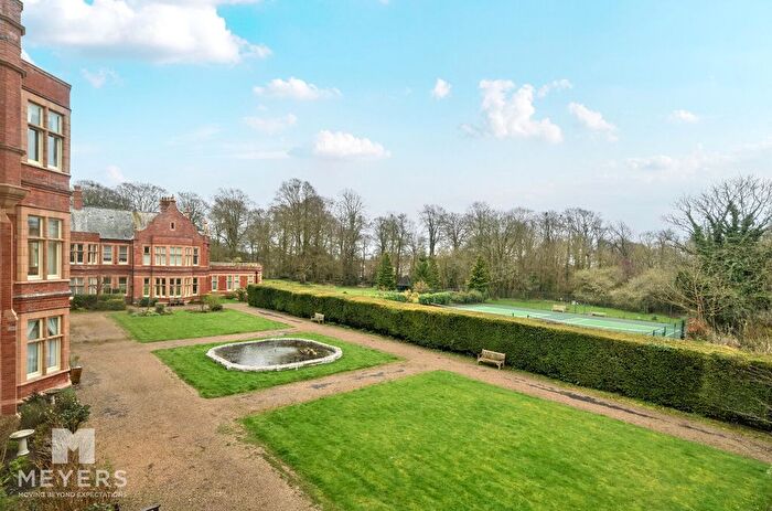 2 Bedroom Flat For Sale In Hawthorn Road, Dorchester, DT2