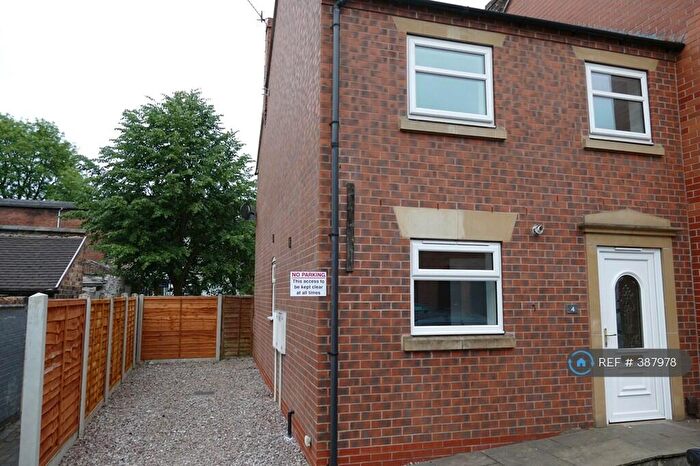 3 Bedroom Semi-Detached House To Rent In Shelburne Street, Stoke-On-Trent, ST4