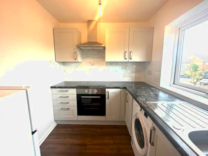 2 Bedroom Flat To Rent In Forefield Green, Chelmsford, CM1