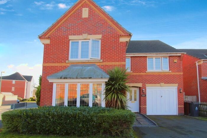 4 Bedroom Detached House To Rent In Curlew Drive, Brownhills, Walsall, WS8