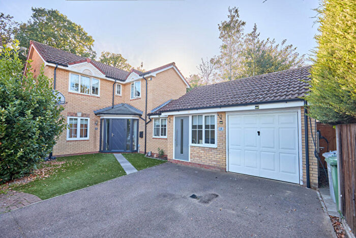 5 Bedroom Detached House For Sale In Bardolphs Court, Norwich, NR8