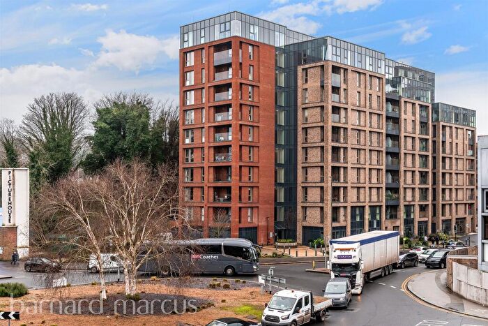 1 Bedroom Flat For Sale In Marketfield Way, Redhill, RH1