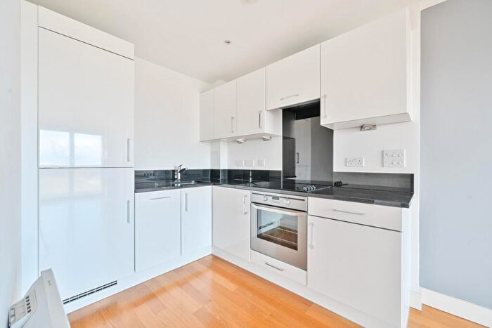 1 Bedroom Flat To Rent In Dock Head Road Chatham, ME4