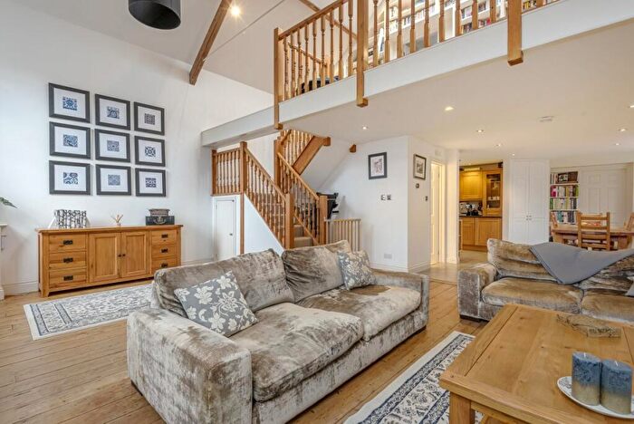 2 Bedroom Flat For Sale In Freelands Grove, Bromley, BR1