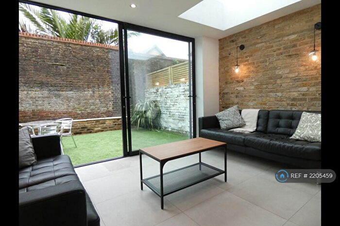 4 Bedroom Terraced House To Rent In Henshaw Street, London, SE17