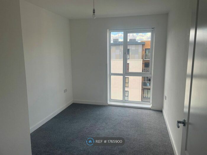 2 Bedroom Flat To Rent In Moyle House, Belvedere, DA17