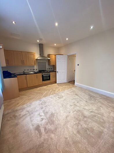 2 Bedroom Flat To Rent In Uxbridge Road, London, W12