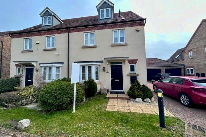 4 Bedroom Property To Rent In Heston Walk, Milton Keynes, MK4