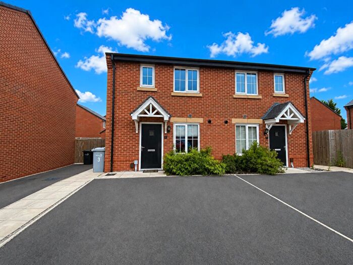 3 Bedroom Semi-Detached House For Sale In Maul Field Close, Crewe, CW1
