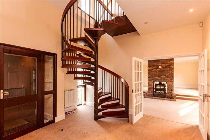 5 Bedroom Detached House To Rent In Beechwood Park, Markyate, St. Albans, AL3