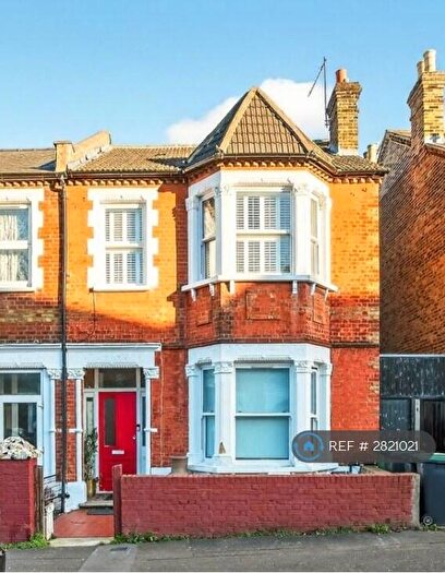 2 Bedroom Maisonette To Rent In Knighton Park Road, London, SE26