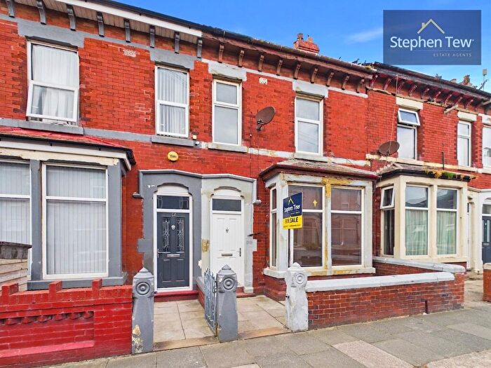3 Bedroom Terraced House For Sale In Boothroyden, Blackpool, FY1