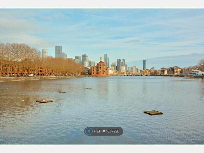 2 Bedroom Flat To Rent In Brunswick Quay, London, SE16