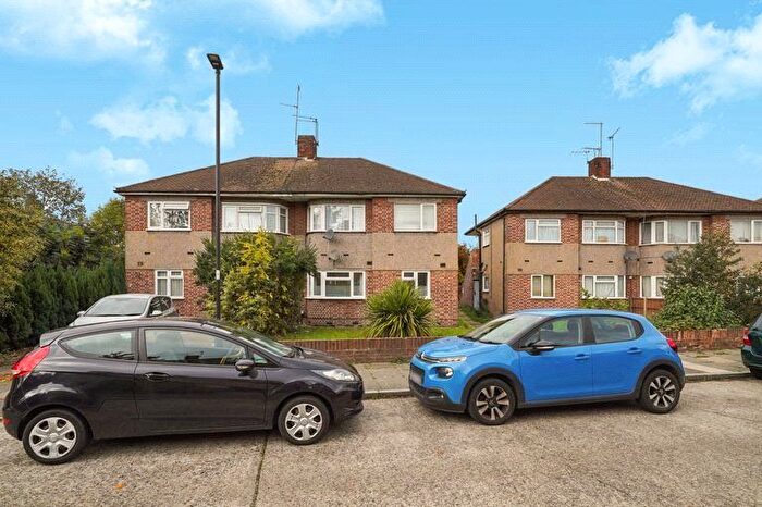 2 Bedroom Maisonette To Rent In Weston Road, Enfield, EN2