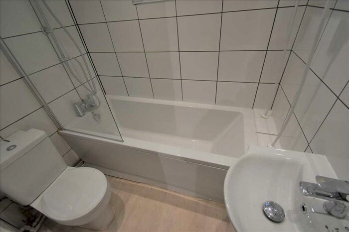 2 Bedroom House To Rent In Gladstone Road, Dartford, DA1