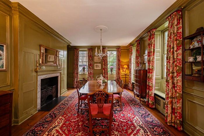 6 Bedroom Semi-Detached House For Sale In The Mount, London, NW3